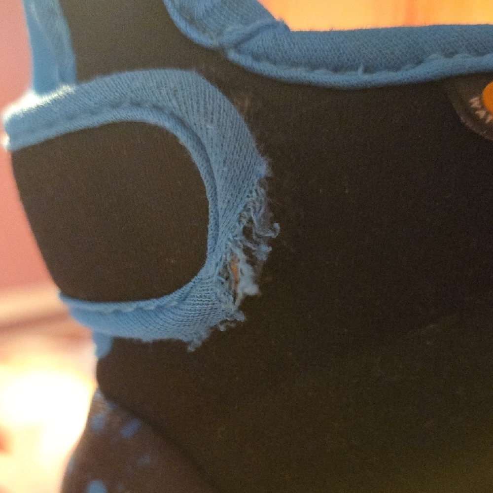 Bogs Kids Black and Blue Splatter Boots - Picture 7 of 8